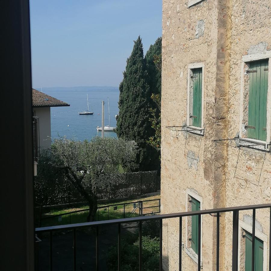 New Marina Apartments Torri Del Benaco Exterior photo
